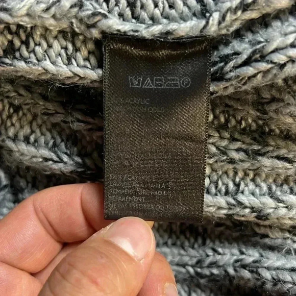 Urban Outfitters Turtleneck Sweater Size L - Picture 4 of 4